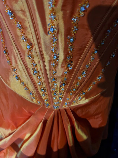 Robes de bal intemporelles robe de soirée spaghetti orange taffetas avec cape perlée tenues de soirée N3239