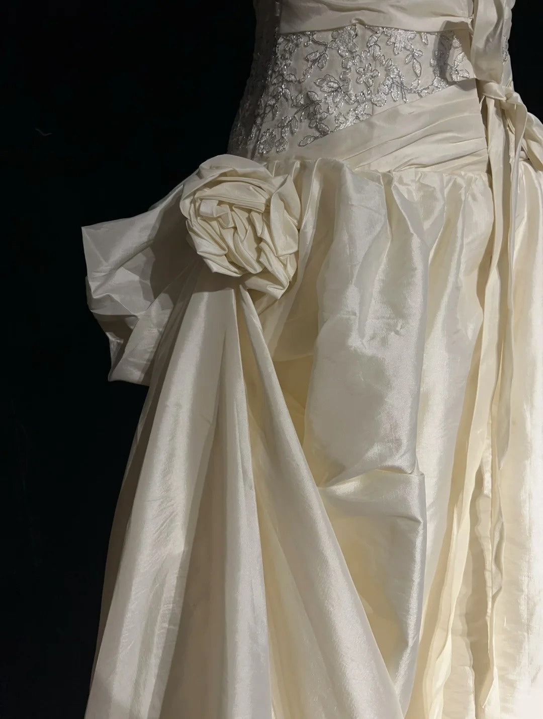 Vintage Prom Dresses 80er Jahre Ballkleid Hellchampagner Trägerlos mit Spitze Abendoutfits N3470