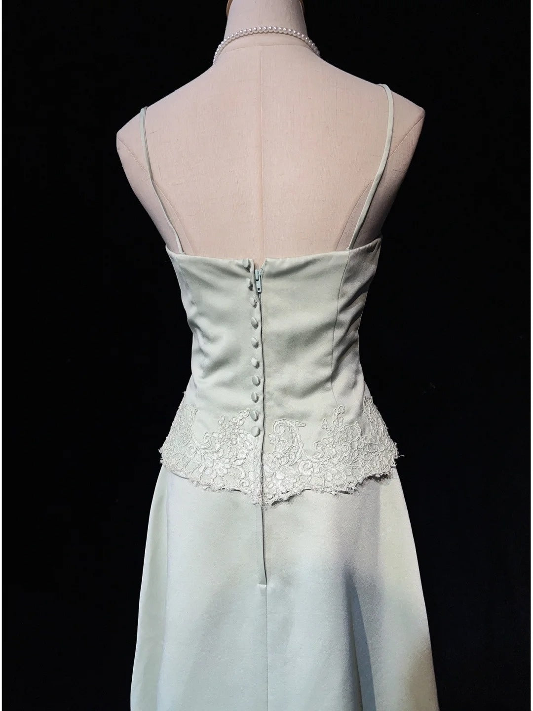 Robes de bal modestes d'inspiration ligne A licou en satin vert sauge clair avec dentelle pour femme robe de soirée N3225