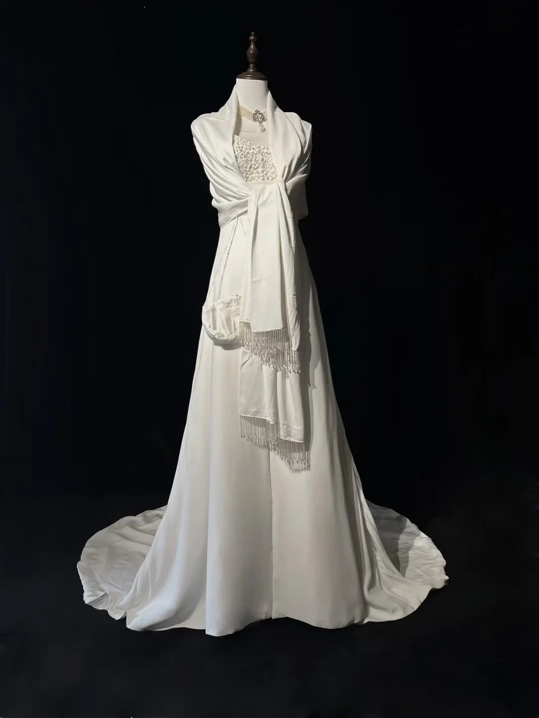 Vintage A Line Spaghetti Straps White Satin Lace With Cape Wedding Ruffled Bridal Gown Long Wedding Dresses RB4330