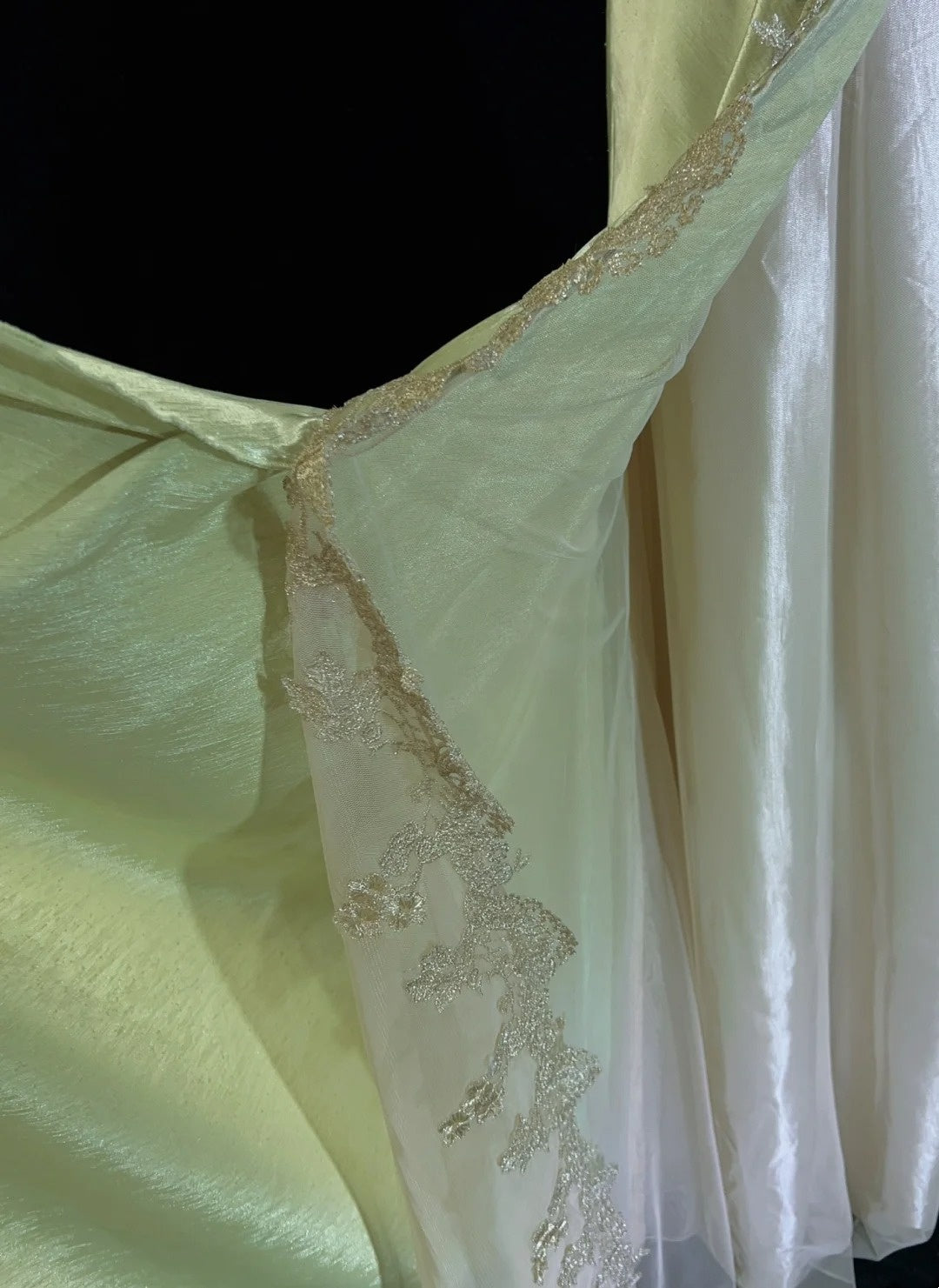 Elegante Ballkleider-Inspo Meerjungfrauen-Spaghettiträger Salbeigrüner Satin mit Spitzenperlen für Damen, formelles Kleid N3230