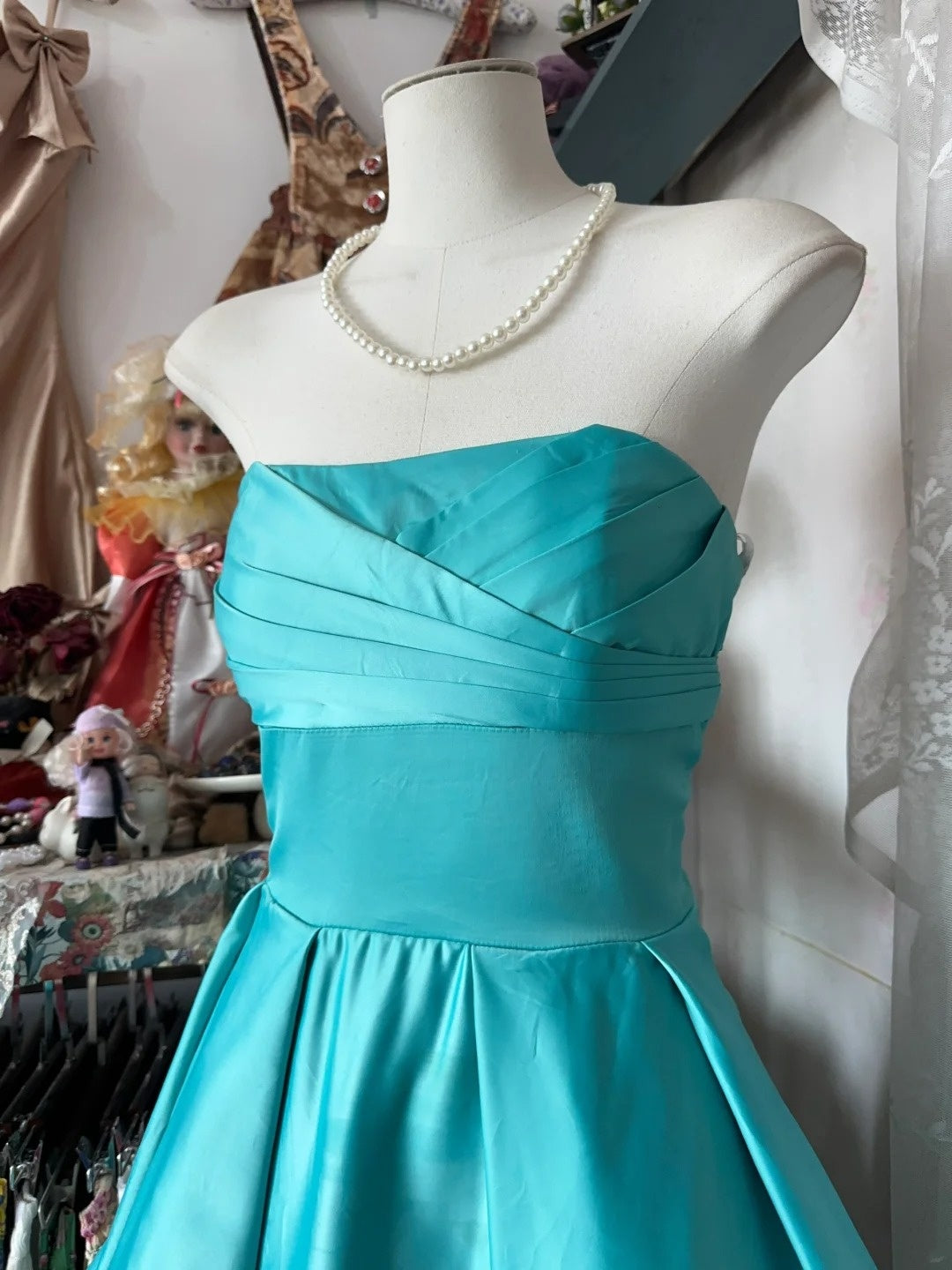 Einfaches, trägerloses, kurzes Ballkleid aus grünem Satin, kurzes Kleid für den 16. Geburtstag, Homecoming-Kleid für die Mittelschule, Cocktailkleid N656