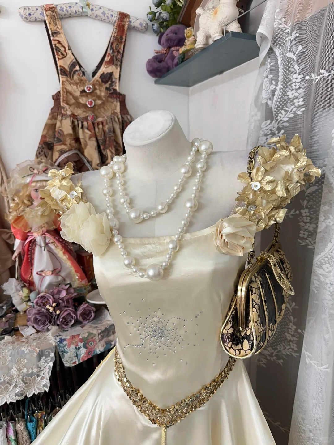 Classy Prom Dresses Ball Gown Square Neck Gold Satin Sleeveless Long Formal Evening Outfits N3773