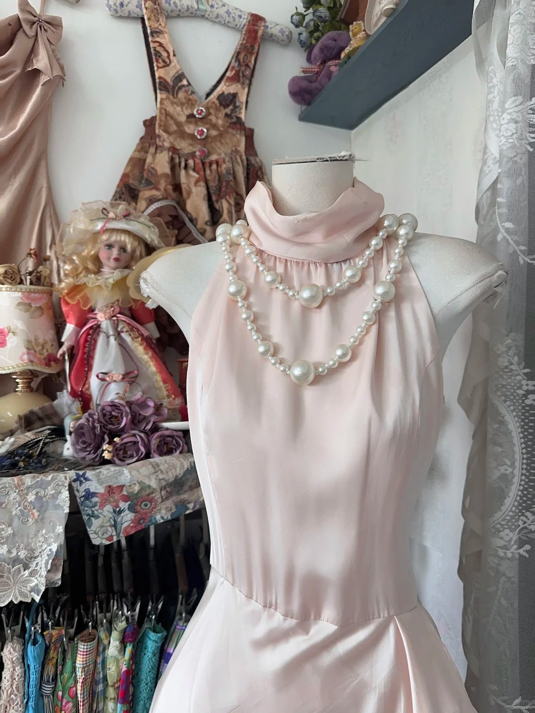 Elegantes, ärmelloses, hochgeschlossenes A-Linien-Abendkleid aus rosa Chiffon, Modell N1286