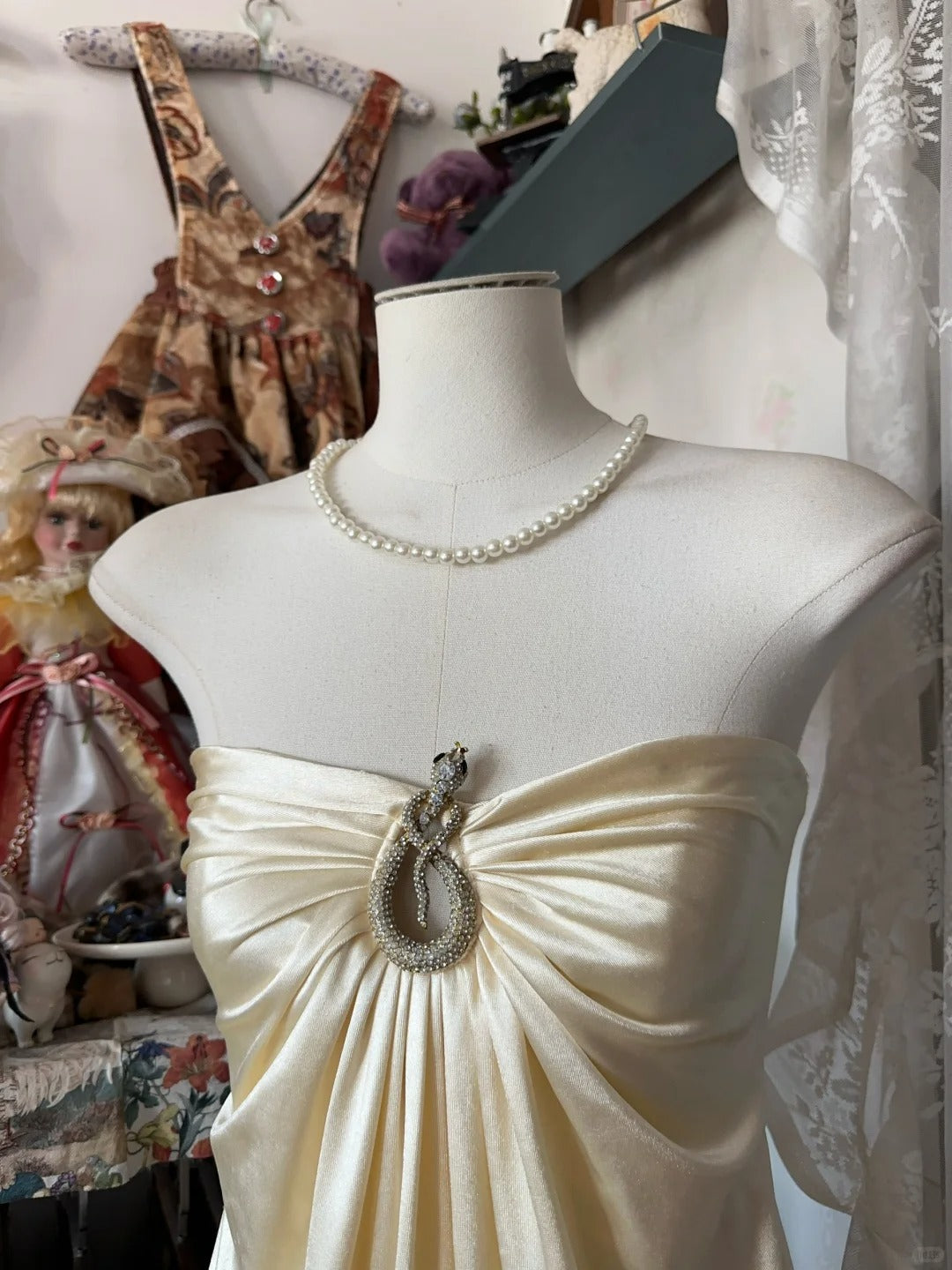 Einfaches A-Linien-Sweetheart-Champagner-Satin-Kurz-Abschlussball-Geburtstagskleid Heimkehrkleider N3718
