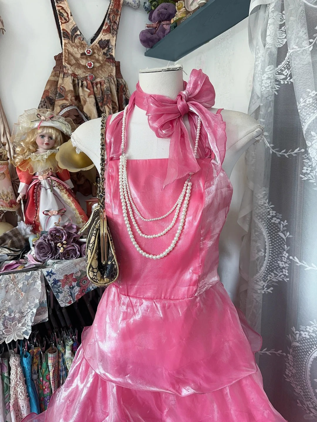 Robes de bal de promo élégantes en organza rose avec bretelles tour de cou et couches longues tenues de soirée formelles N3724