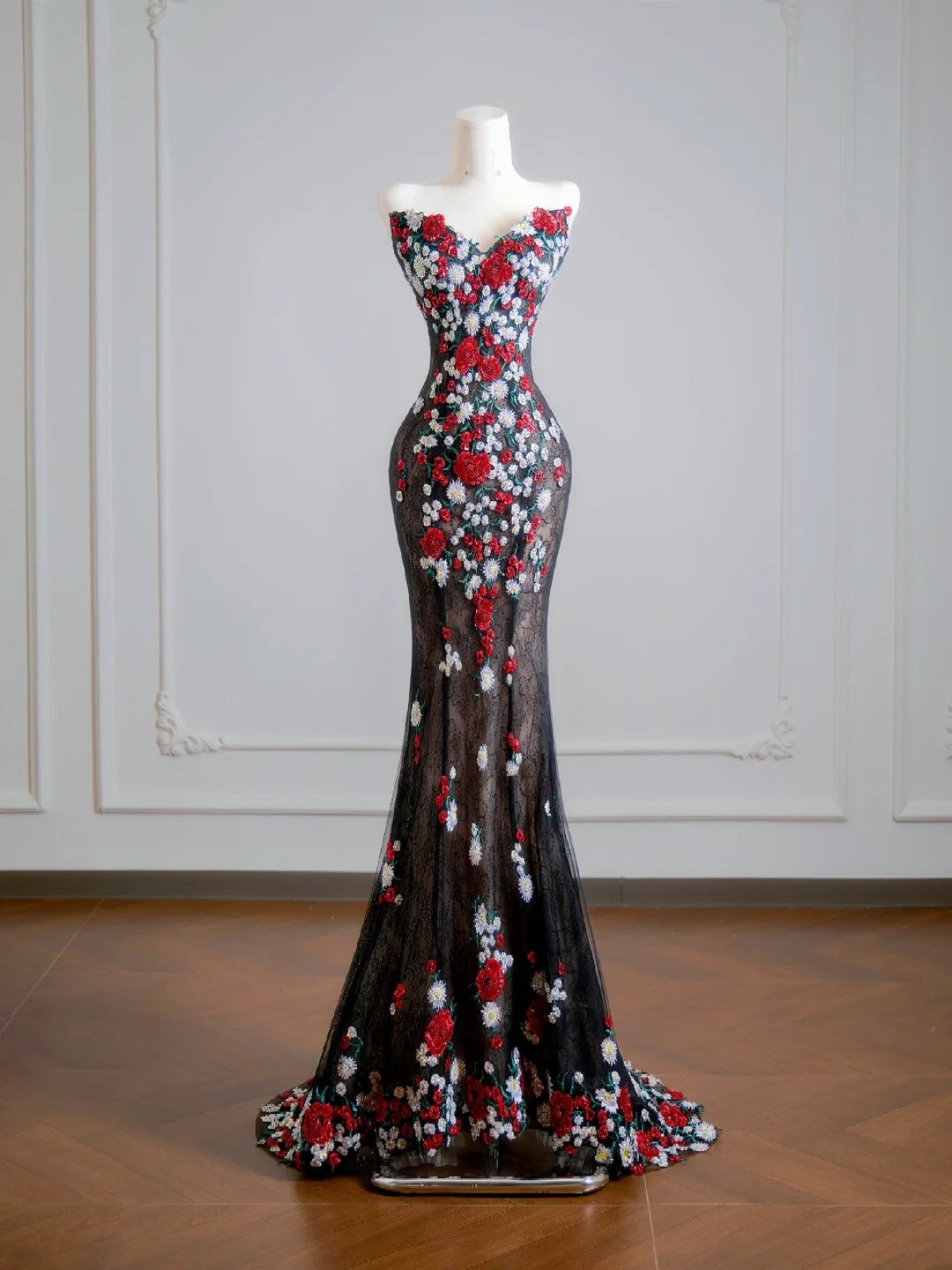 Robe de bal longue sirène en tulle noir avec décolleté cœur et appliques, idéale pour un 18e anniversaire (N344)
