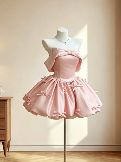 Hübsche Outfit-Ideen für Teenager-Mädchen schulterfrei Inspo kurzes pinkes Ballkleid Geburtstagsoutfits Abschlussballkleid RB3069