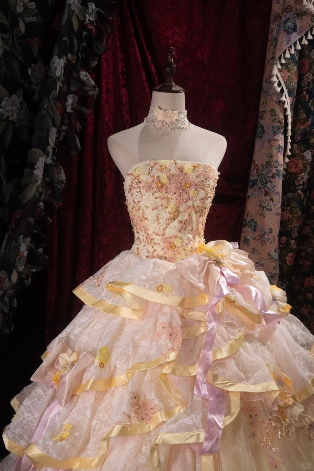 Robe De Bal Magnifique Sans Bretelles Jaune Avec Appliqué Robe De Quinceañera Longue Robe De Quinceañera Douce 15 16 Vestido De Princesa RB4477