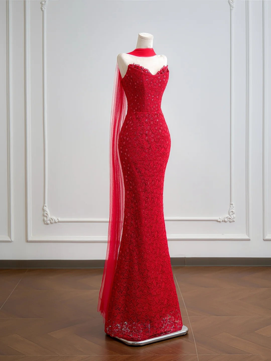 Robe de bal longue sirène romantique en dentelle rouge avec foulard, idéale pour un 18e anniversaire (N395)
