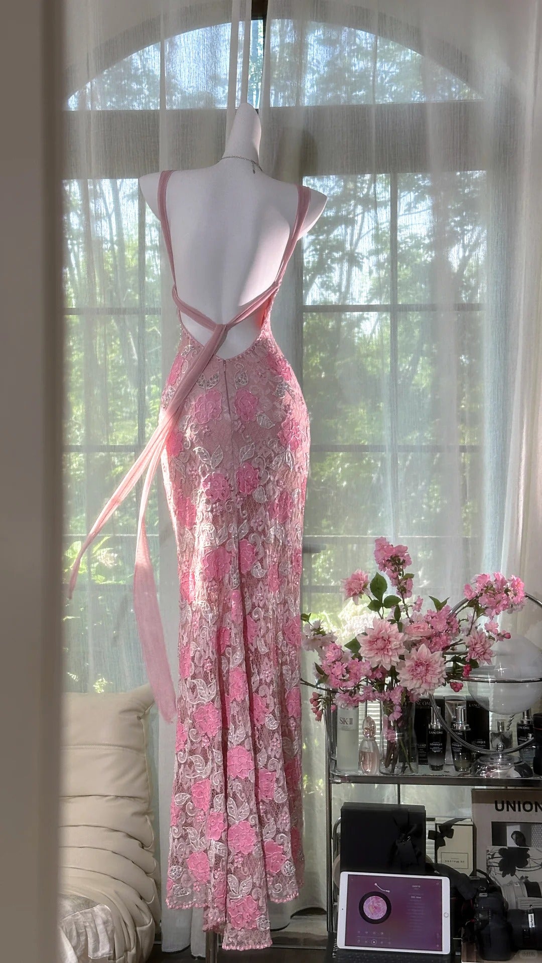 Bescheidene Ballkleider Meerjungfrau Spaghetti-Träger Rosa Spitze Ärmellos Rückenfrei Lange Abendkleider N3568
