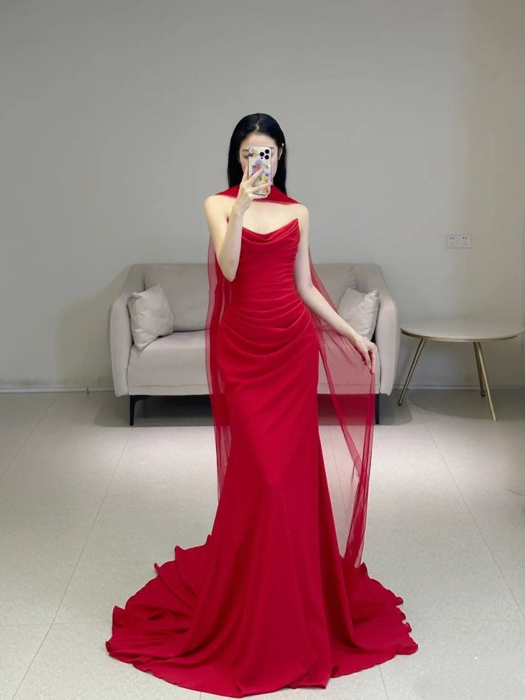 Robe de soirée sirène rouge bustier avec foulard, élégante, idéale pour l'hiver, les bals de promo et les dîners. Collection AB2014.