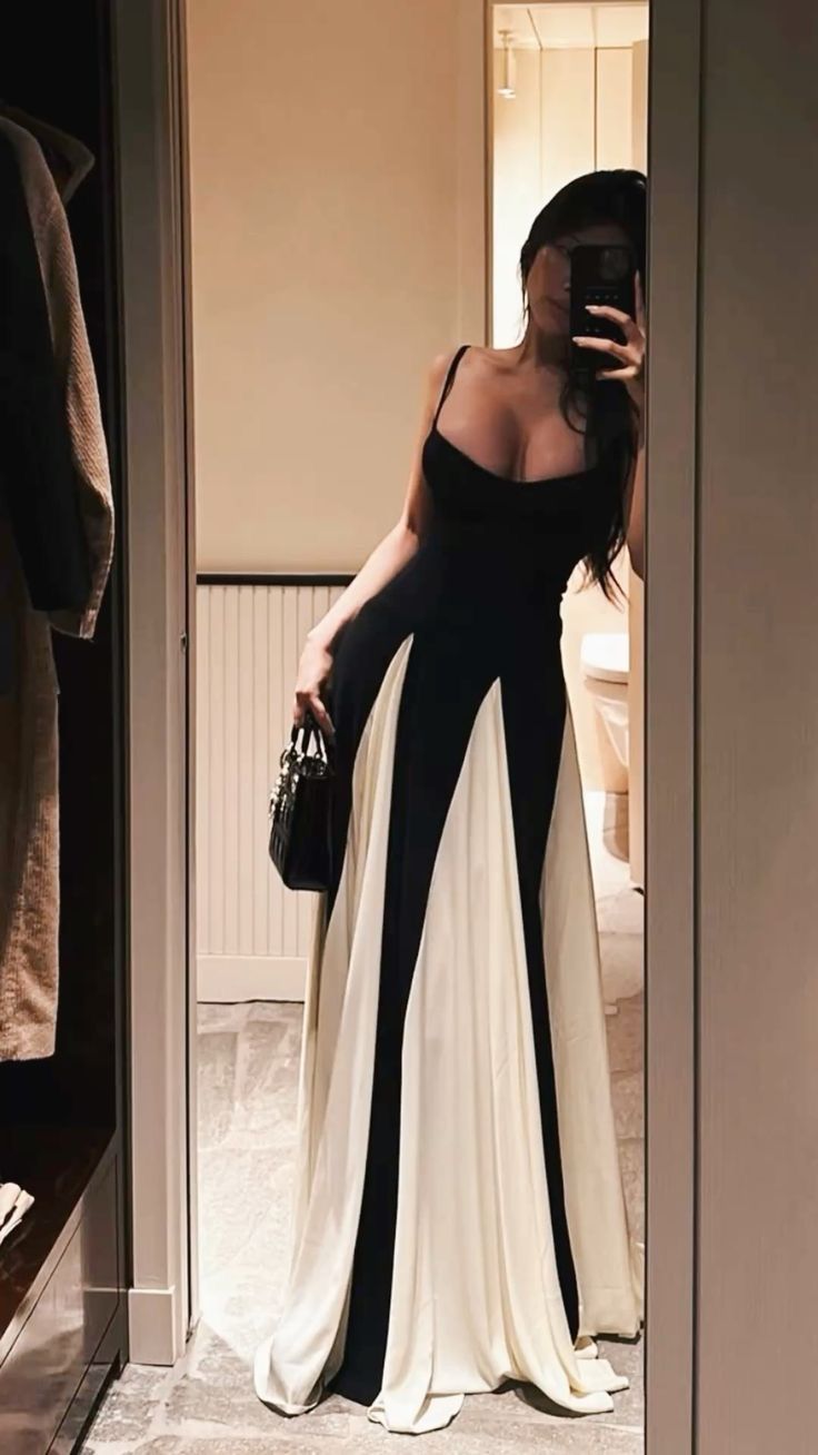 Robe de bal simple et élégante, coupe trapèze, bretelles spaghetti, bustier noir, inspiration robe de soirée formelle N181