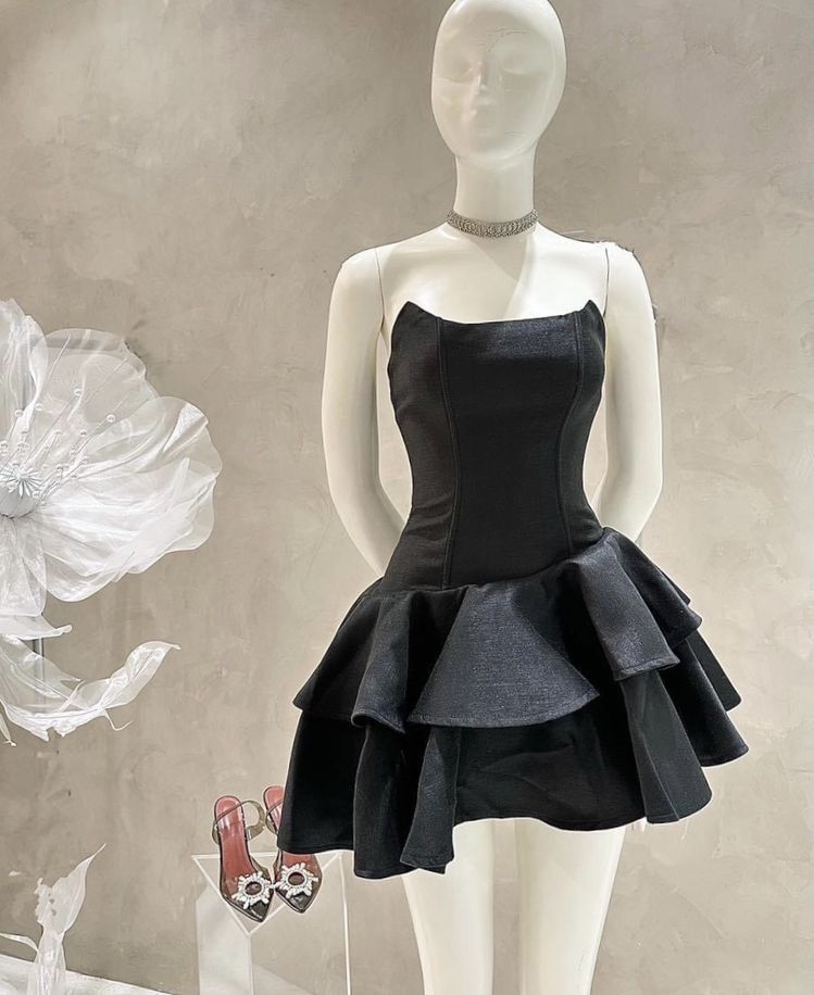 Wunderschöne trägerlose A-Linien-Kleider in Schwarz für Homecoming, kurze Partykleider, Geburtstagsoutfits RB4168