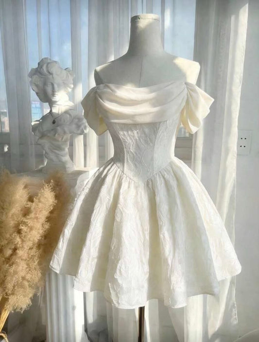 Cute Ball Gown Off The Shoulder White Graduation Dresses Short High School For 8th Grade Senior Inspo Homecoming Gown RB3319