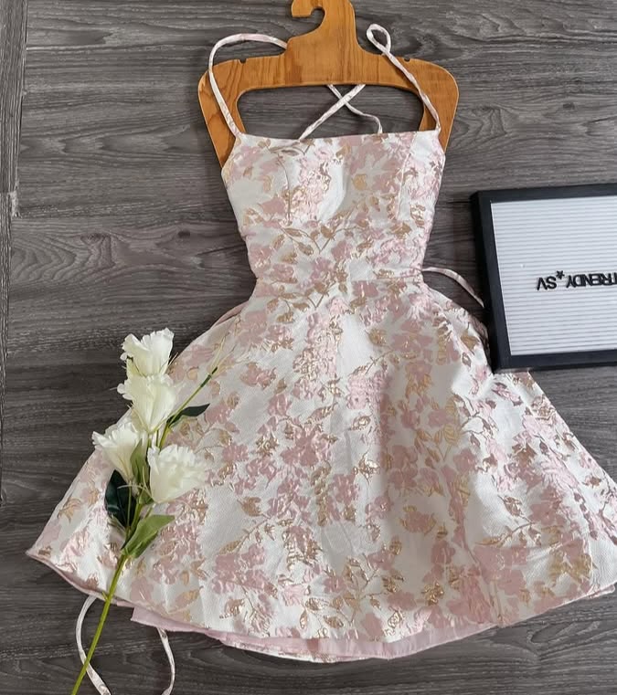 Cute A line Homecoming Dresses Halter Satin Lace Graduation Cocktail Graduation Outfit RB6742
