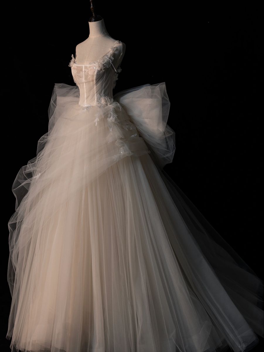 Romantic Women's Ball Gown Square Neck 80s With Lace Bow-knot Pleated Tulle weep Train Wedding Dresses AB1488