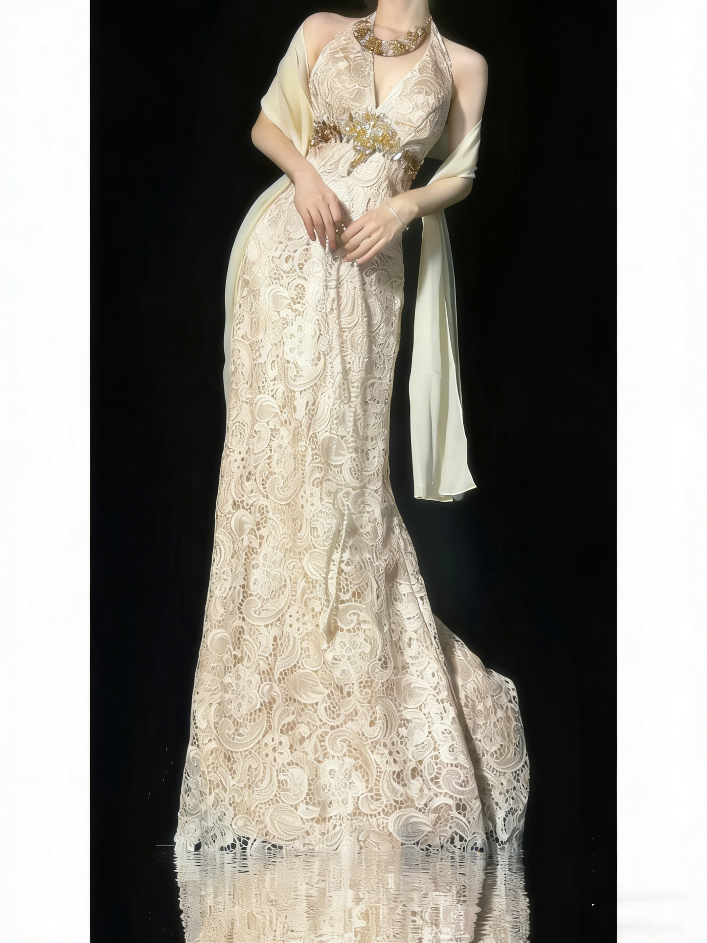 Robe de bal longue en dentelle champagne, coupe trapèze, col en V, style sobre, idéale pour les jeunes filles (N1187)
