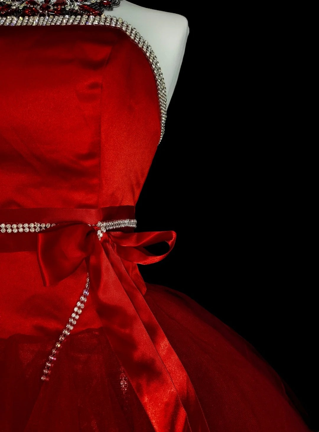 Robe de bal bustier en tulle rouge unique Inspo mode vintage Années 2000 Robes de bal courtes Inspo Robes de bal N2011