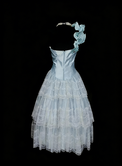 Einzigartiges Ballkleid mit One-Shoulder-Schnitt, hellblauer Tüll, inspiriert von den Homecoming-Kleidern der 2000er Jahre, Modell N1441