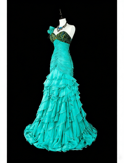Robe de bal longue vintage sirène asymétrique en mousseline verte années 70, ornée de perles et de plis, N1841