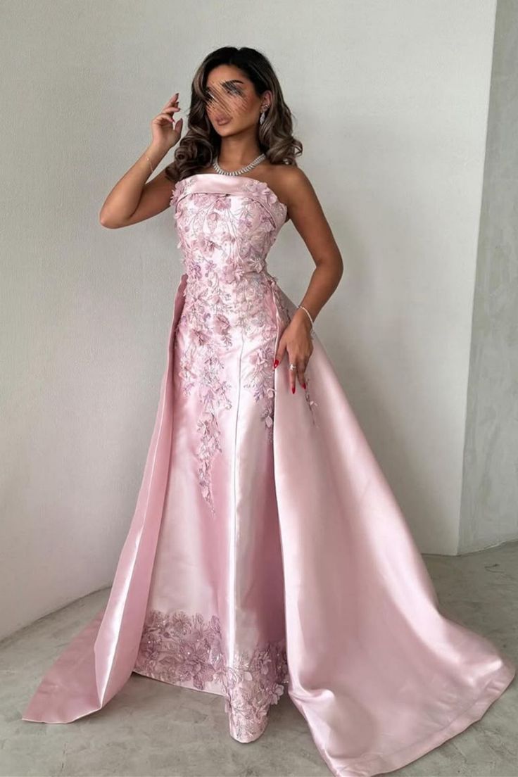 Robe de soirée élégante rose pour femme, coupe trapèze, sans bretelles, en satin, ornée d'appliques et d'une traîne amovible (AB498)