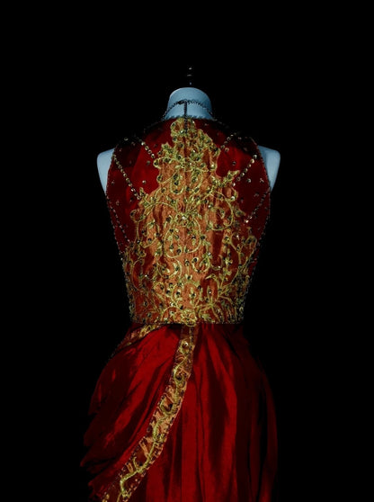 Elegantes, ärmelloses, bordeauxrotes A-Linien-Abendkleid mit goldenen Applikationen und goldenen Applikationen, langes Abendkleid für die Oberstufe (N1369)