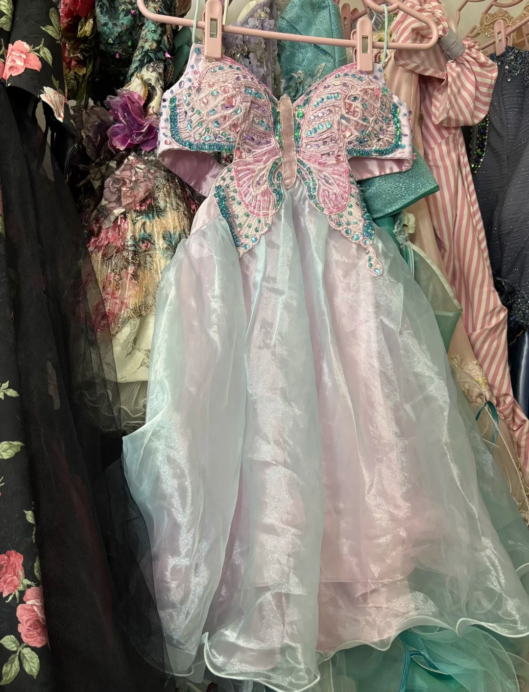 Charming Hoco Dress Homecoming Dresses Ball Gown Spaghetti Strap Pink With Butterfly 16th Birthday Party Outfits RB6392