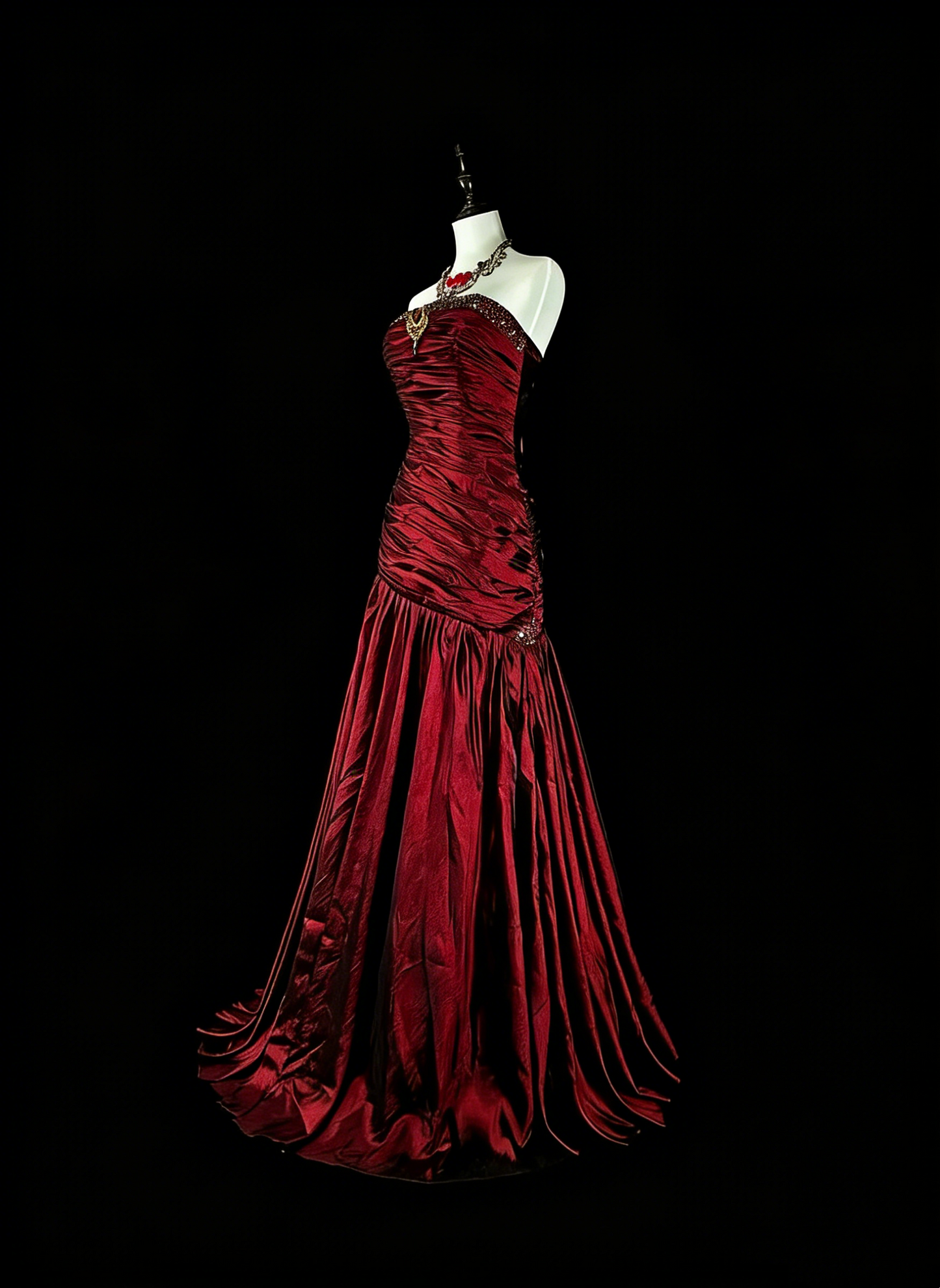 Vintage Prom Dresses Meerjungfrau Trägerlos Dunkelburgunder Satin mit Perlenstickerei 1980er Lange Abendrobe N2708