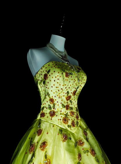 Robe de bal chic sans bretelles en tulle vert ornée de perles, longue, tenue de soirée pour les jeunes filles (N1379).