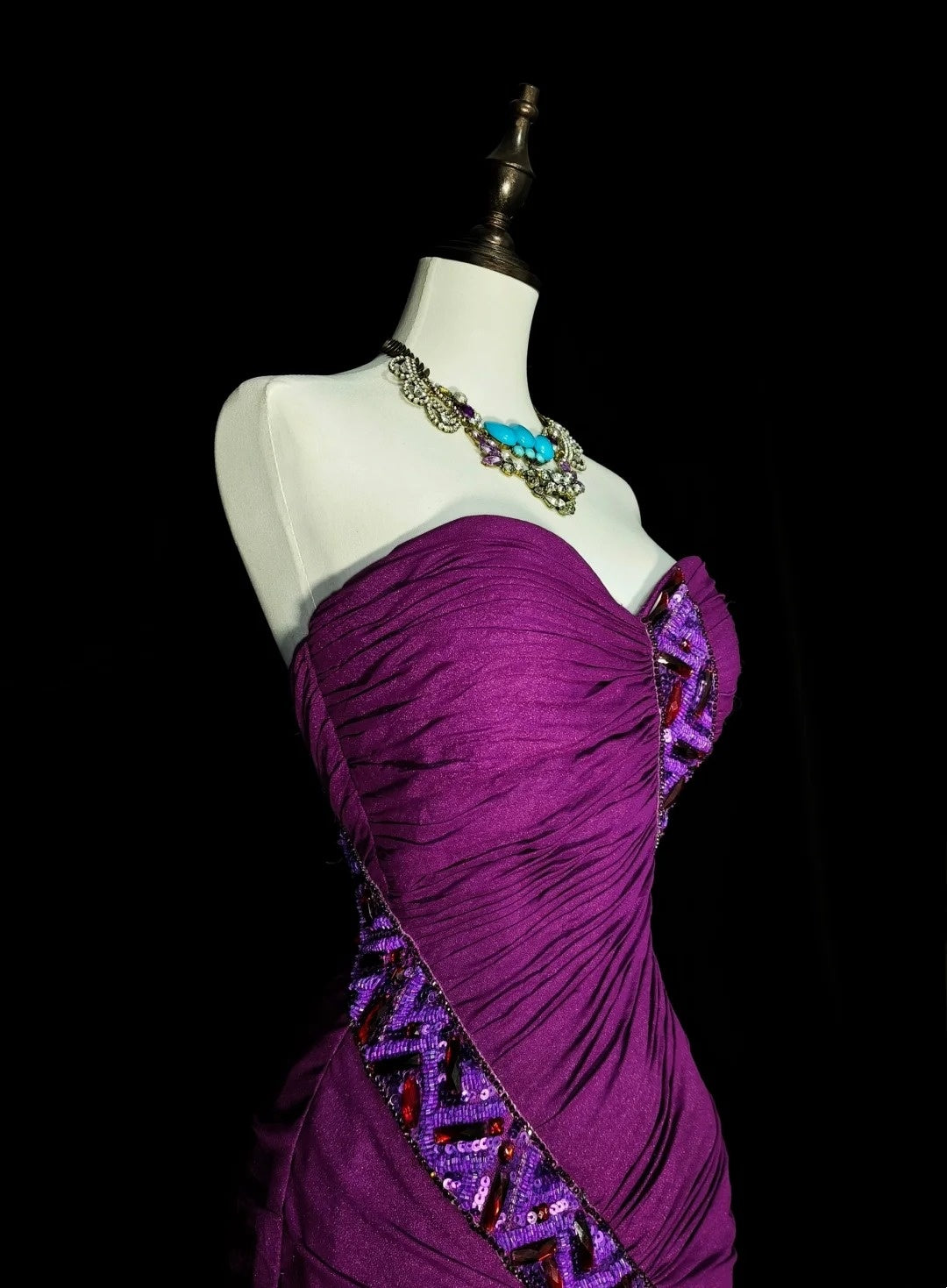 Vintage Meerjungfrauen-Kleid mit perlenbesetztem, langem lila Sommerkleid für Strand, Abend und festliche Anlässe im Frühling (N1420)