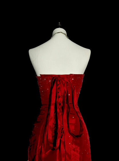 Vintage Meerjungfrauen-Kleid, trägerlos, roter Satin, 90er Jahre, mit Perlenstickerei, langes, formelles Abendkleid N1380
