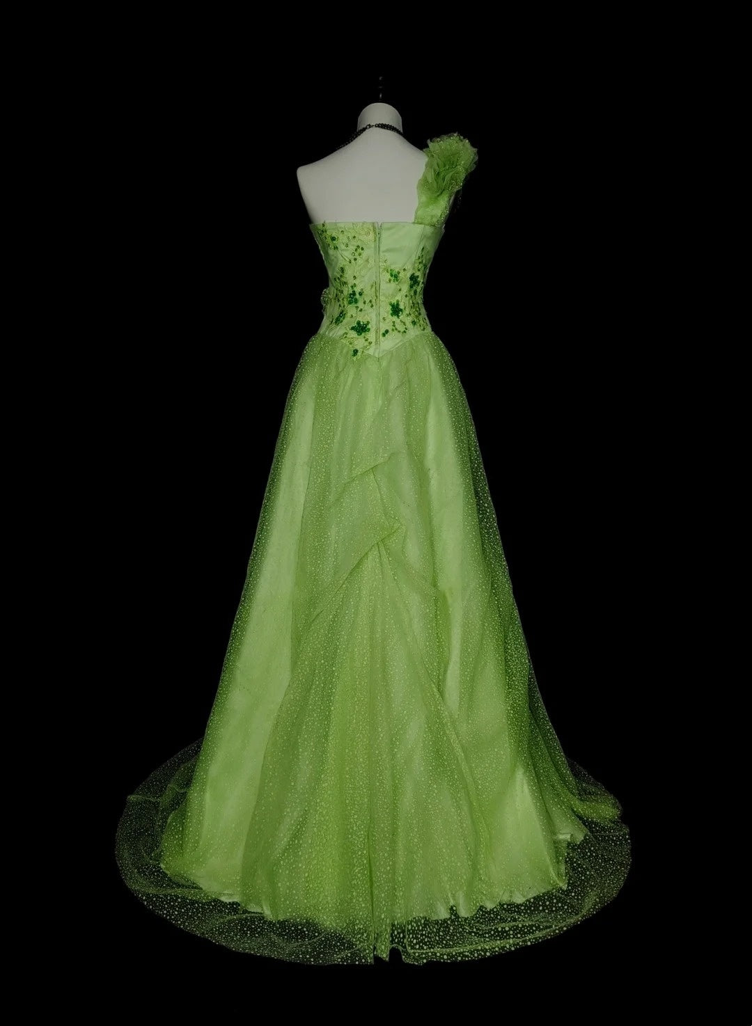 Robe de bal sobre asymétrique en tulle vert, longue, idéale pour l'été, les bals de fin d'année et les soirées de printemps (N1418).