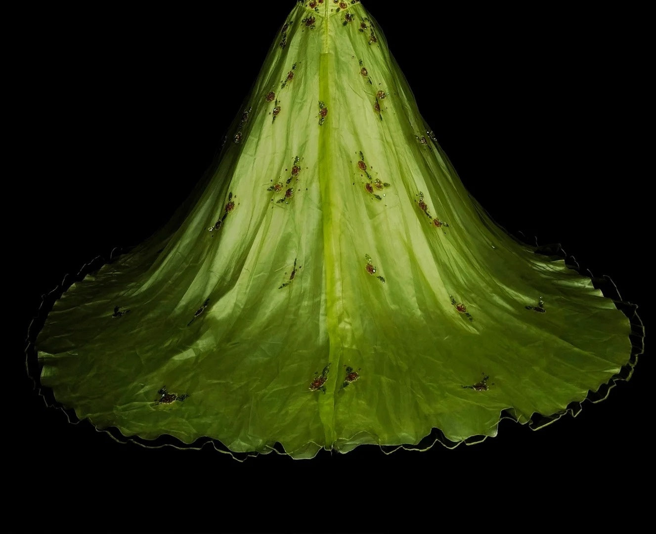 Robe de bal chic sans bretelles en tulle vert ornée de perles, longue, tenue de soirée pour les jeunes filles (N1379).