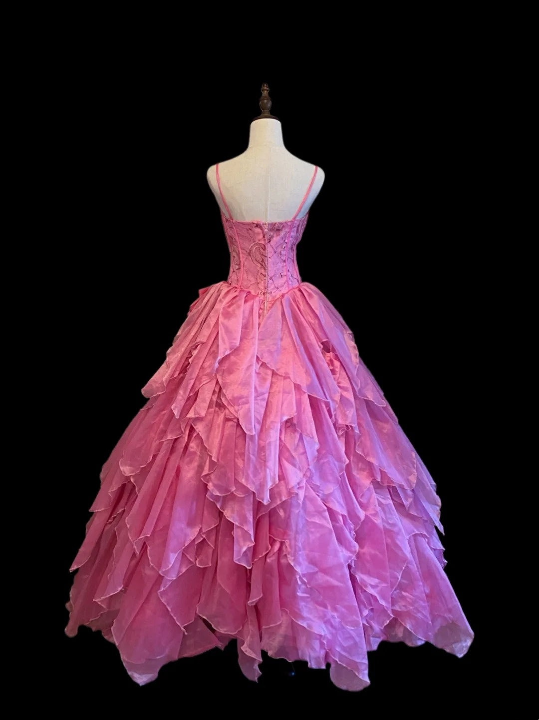 Princess Ball Gown Spaghetti Straps Pink Ruffled Layered Tiered Long Sweet 16 Dresses Seventeen Quince Dress RB4024