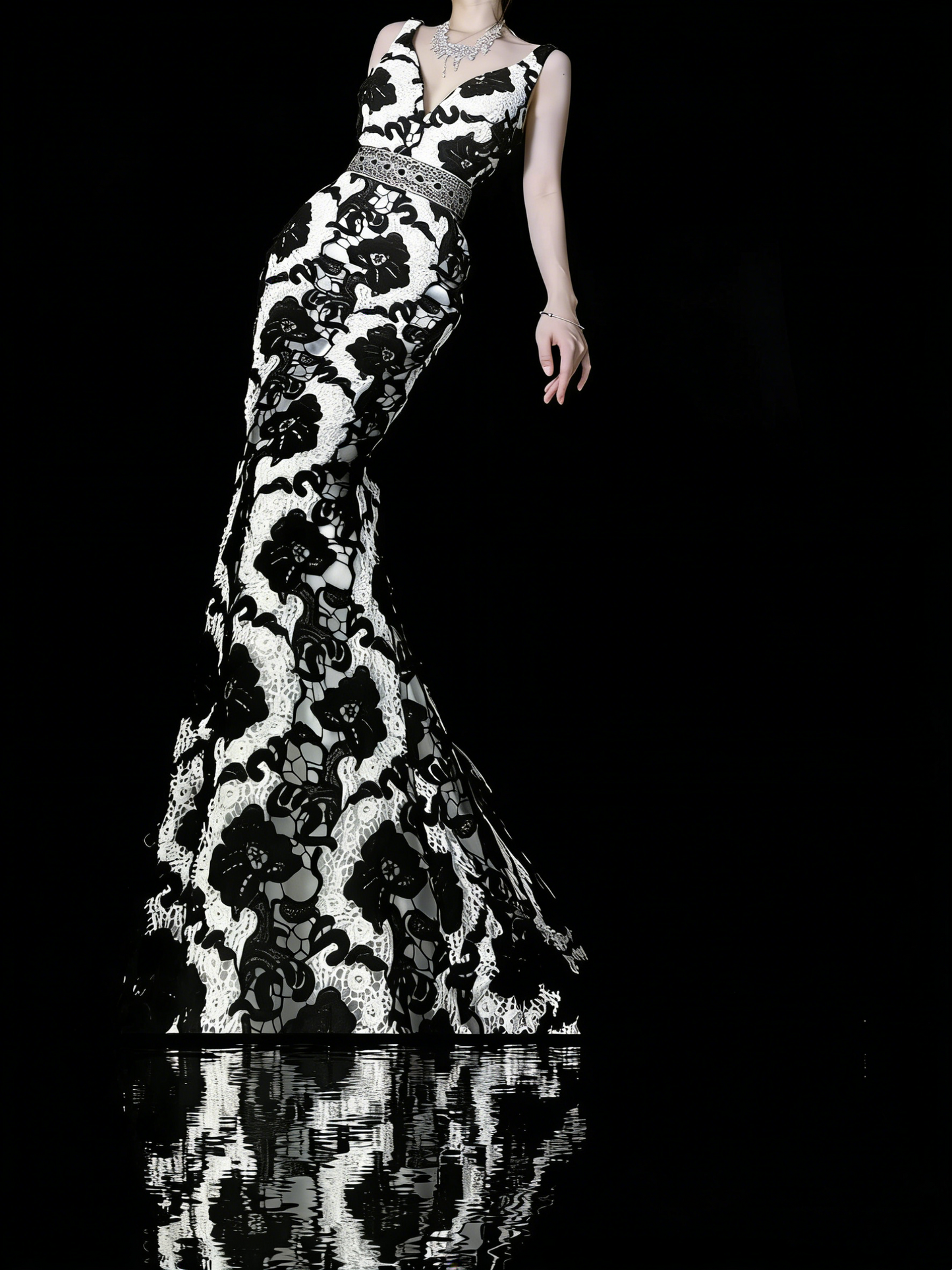 Robe de bal longue sirène à col en V en satin noir à fleurs, style modeste, pour adolescentes (N1188)