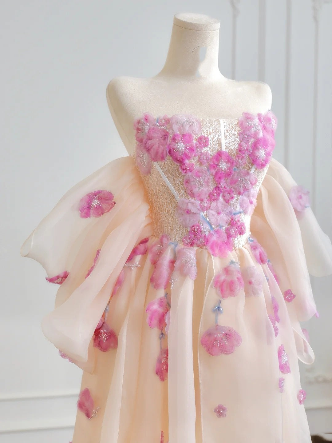 Prinzessinnen-Ballkleid, trägerlos, champagnerfarbener Tüll mit Spitze, langes Abendkleid, Inspiration für Partykleider N309