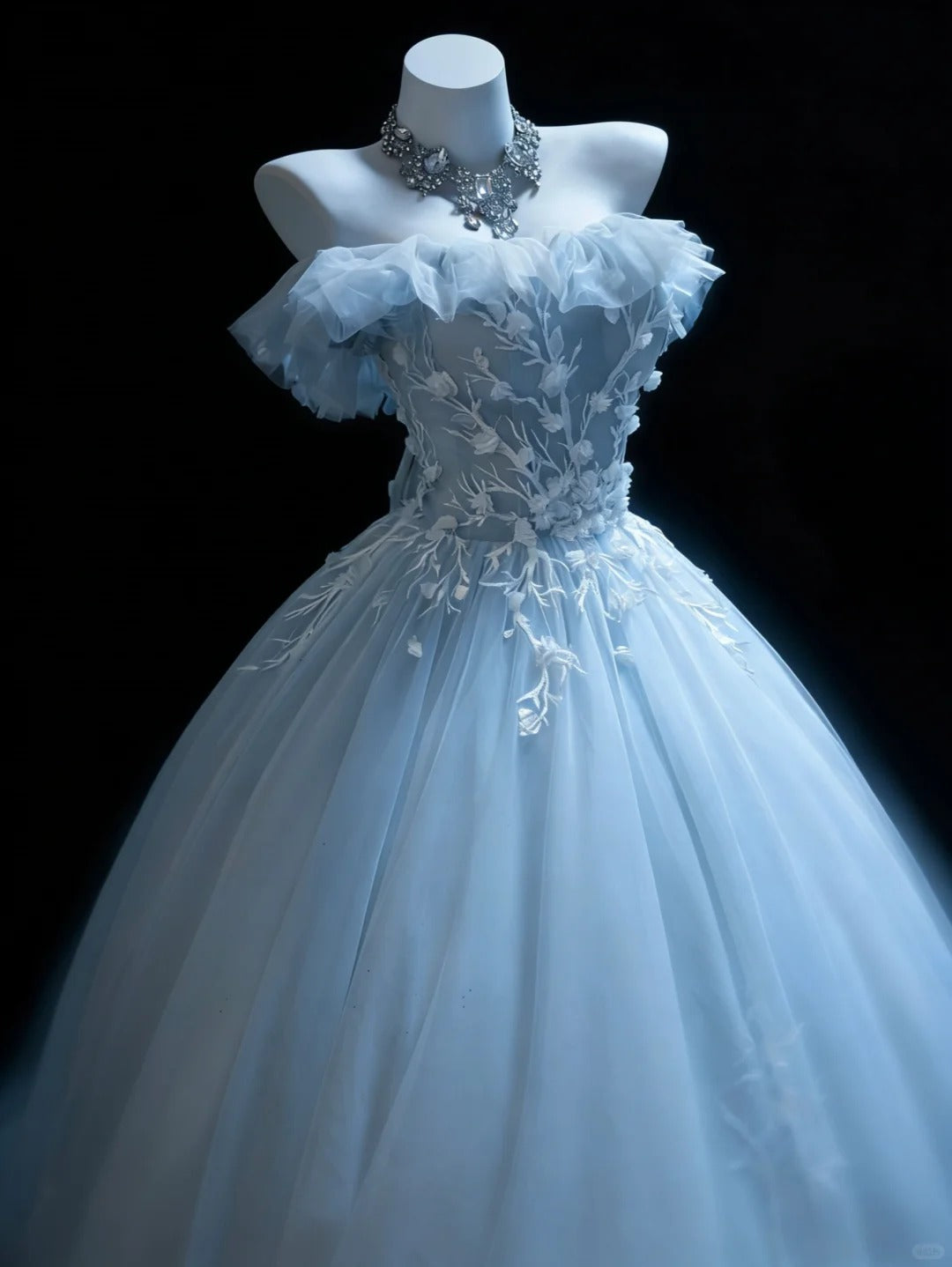 Robes de bal de promo modestes sans bretelles en tulle bleu ciel avec applications longue robe de Quinceanera N3052