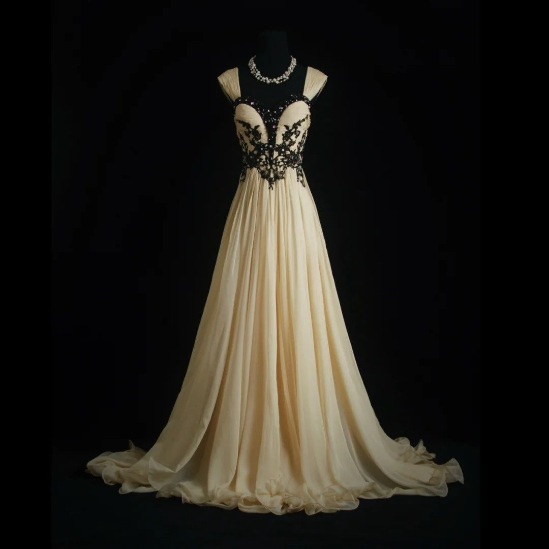 Vintage A-Linien Sweetheart Champagner mit schwarzen Applikationen lange Abschlussballkleider Partykleid Geburtstagskleider Abschlusskleid N2838