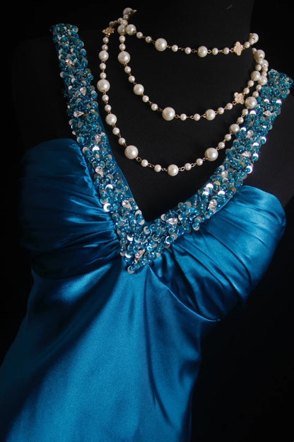 Retro Meerjungfrauen-Neckholderkleid aus türkisblauem Satin im Stil der 2000er Jahre – Inspiration für Outfits zum 18. Geburtstag – Festliches Kleid N498