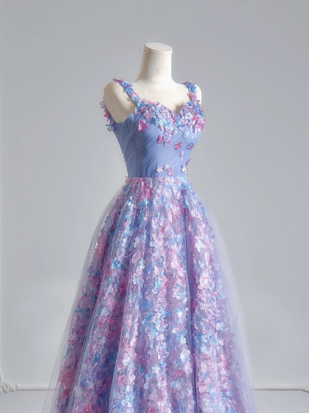 Prinzessinnen-A-Linien-Abendkleid mit Spaghettiträgern, lila Tüll, Blumenmuster, langes formelles Abendkleid mit Schal, Partykleid N347