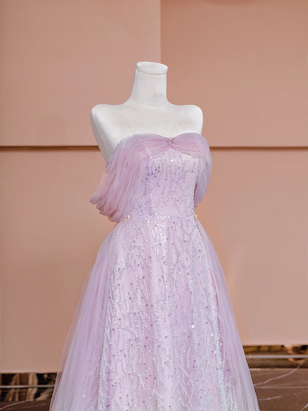 Robe de soirée longue à paillettes roses, coupe trapèze, épaules dénudées et manches courtes, modèle N723