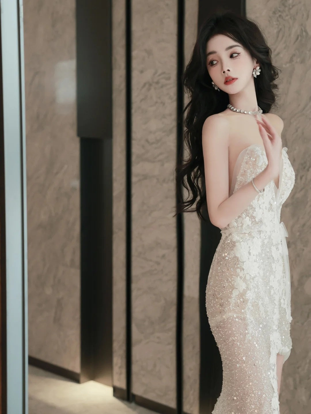 Märchenhaftes Fantasy-Hochzeitskleid im Meerjungfrauen-Stil mit Herzausschnitt, langes, figurbetontes Brautkleid aus weißer Spitze N1088