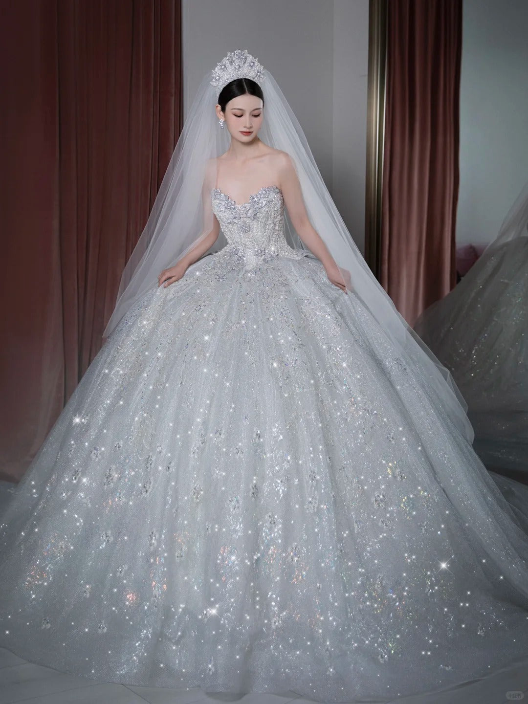 Modern Minimalist Ball Gown Sweetheart Sleeveless White Sequined Brides Gown Bridal Dress Wedding Dresses Style RB6563