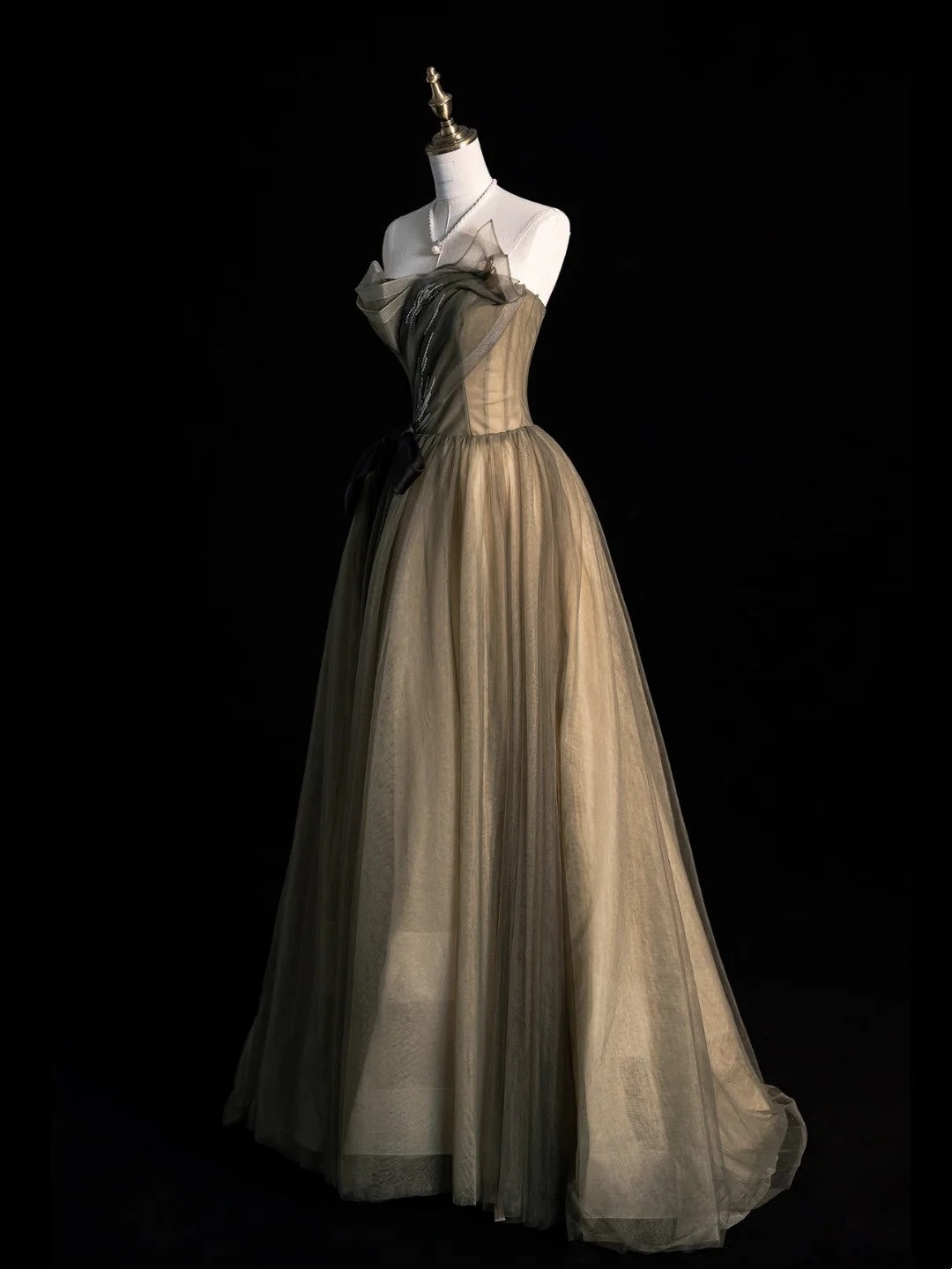 Elegantes, trägerloses, ärmelloses Ballkleid aus Tüll für den Abschlussball, langes formelles Kleid für die High School, N1263