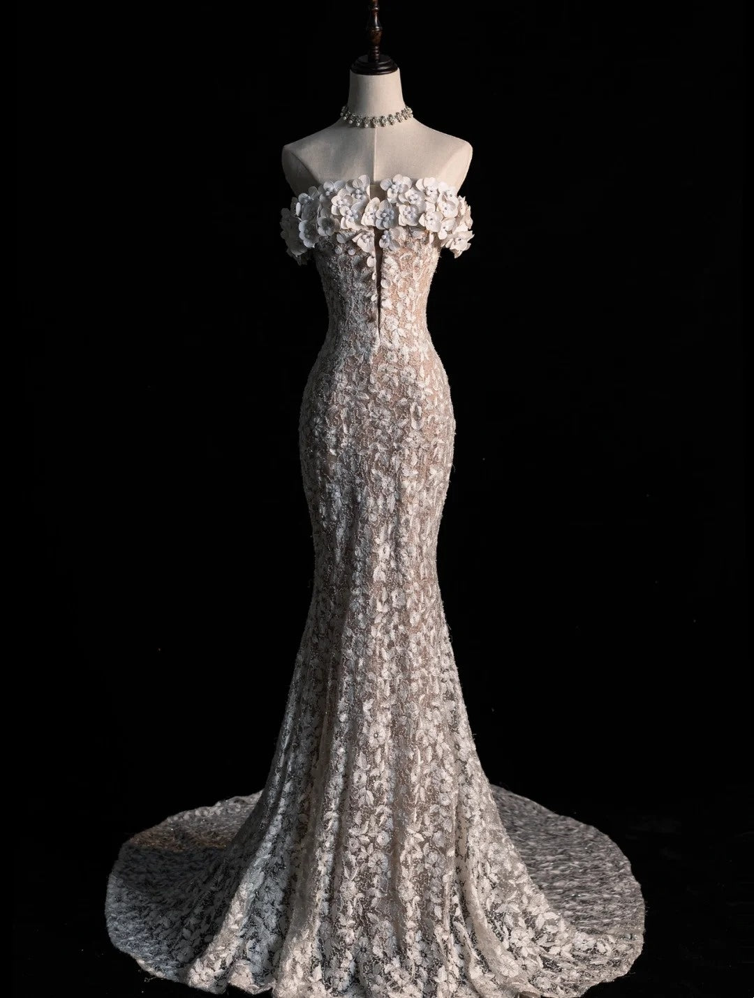 Robe de mariée sirène classique blanche à épaules dénudées et manches courtes, ornée de sequins N244