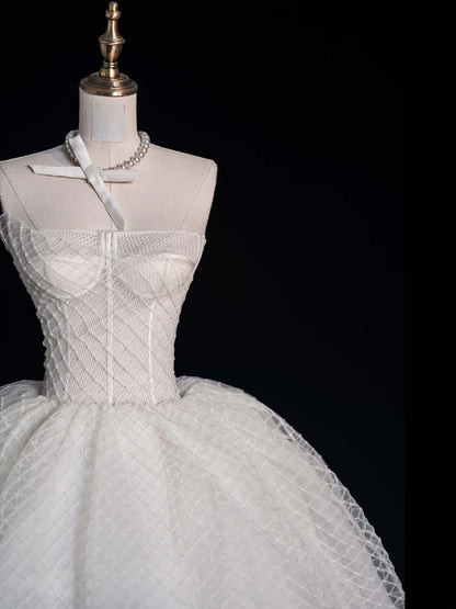 Elegante Ballkleider, asymmetrische, trägerlose weiße Tüllkleider für Abschlussball, Abiturkleid, Outfits zum 20. Geburtstag N507