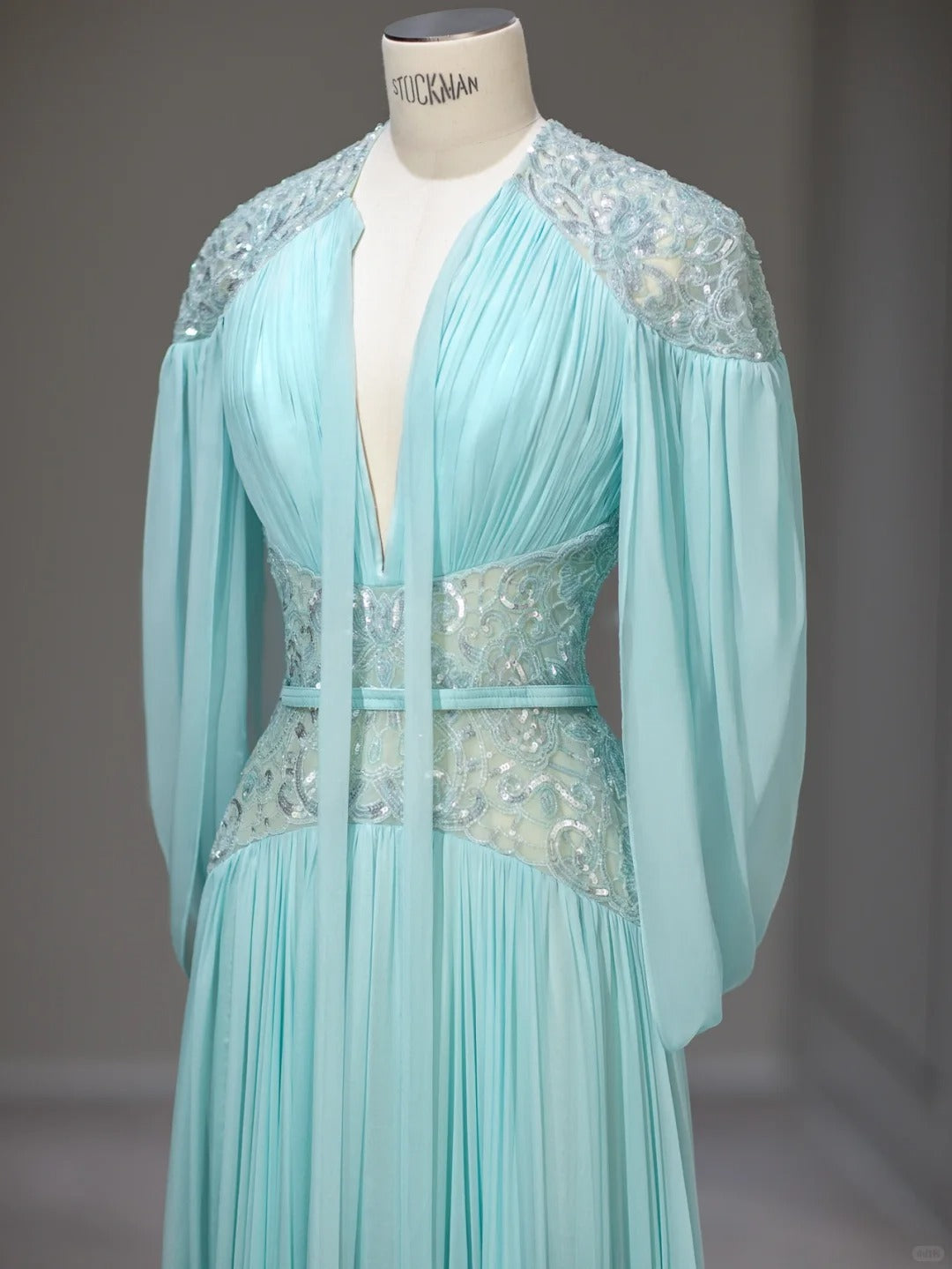 Magnifique Robe de Bal Longue Bleue en Mousseline de Soie avec Manches et Col en V Coupe Trapèze Idée Tenues Formelles RB3992