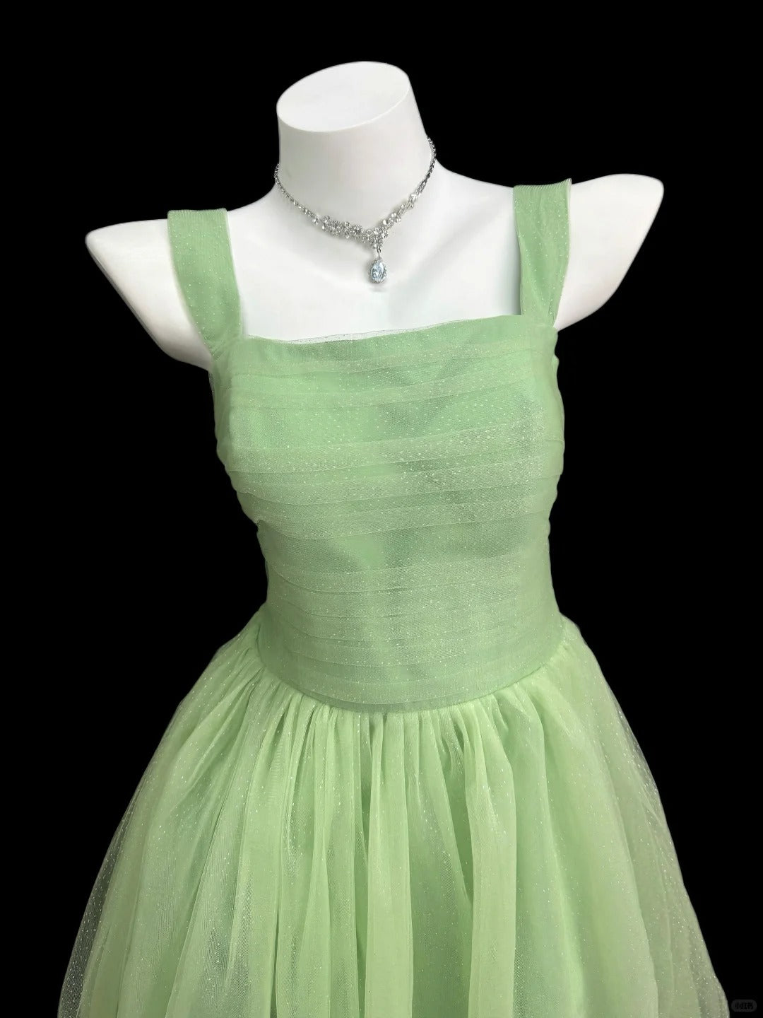 Romantisches A-Linien Spaghettiträger Grünes Tüll Kurzes Abschlussballkleid für Senioren High School Homecoming N4531