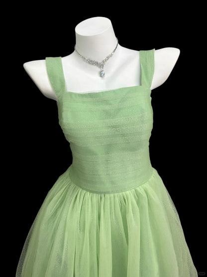 Romantisches A-Linien Spaghettiträger Grünes Tüll Kurzes Abschlussballkleid für Senioren High School Homecoming N4531